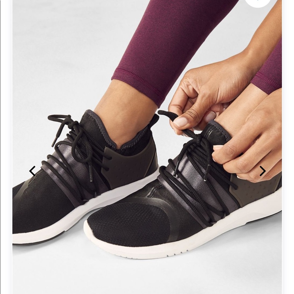 Fabletics yoga/training shoe 7.5
